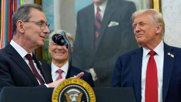 Pfizer partners with US gov for drug discounts Pfizer partners with US gov for drug discounts